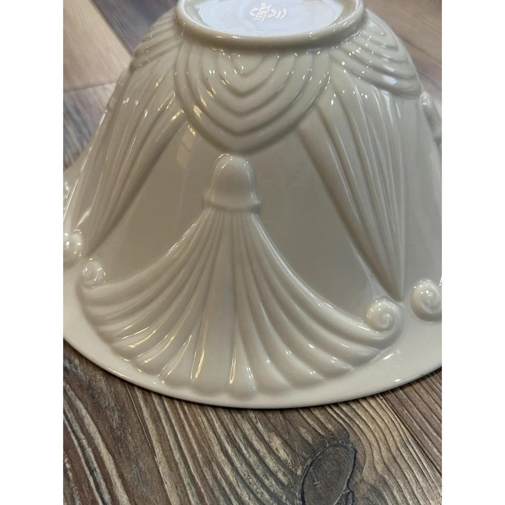 Lenox Ivory ~ USA ~ 